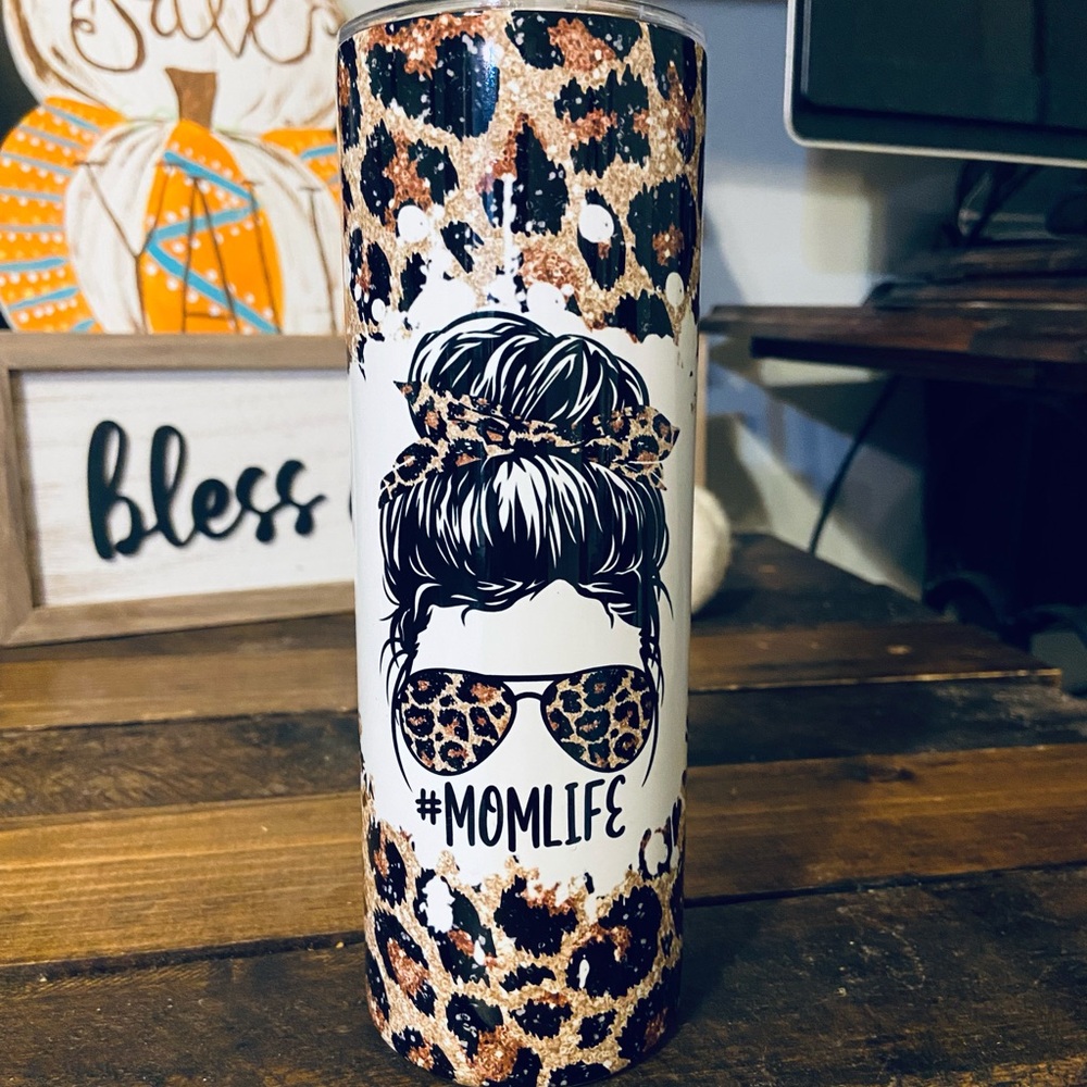 20 oz tumbler with plastic straw shipped fast